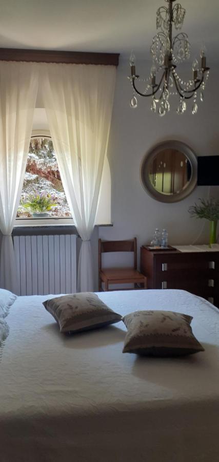 A Casa Di Lara Bed and Breakfast Beura Buitenkant foto